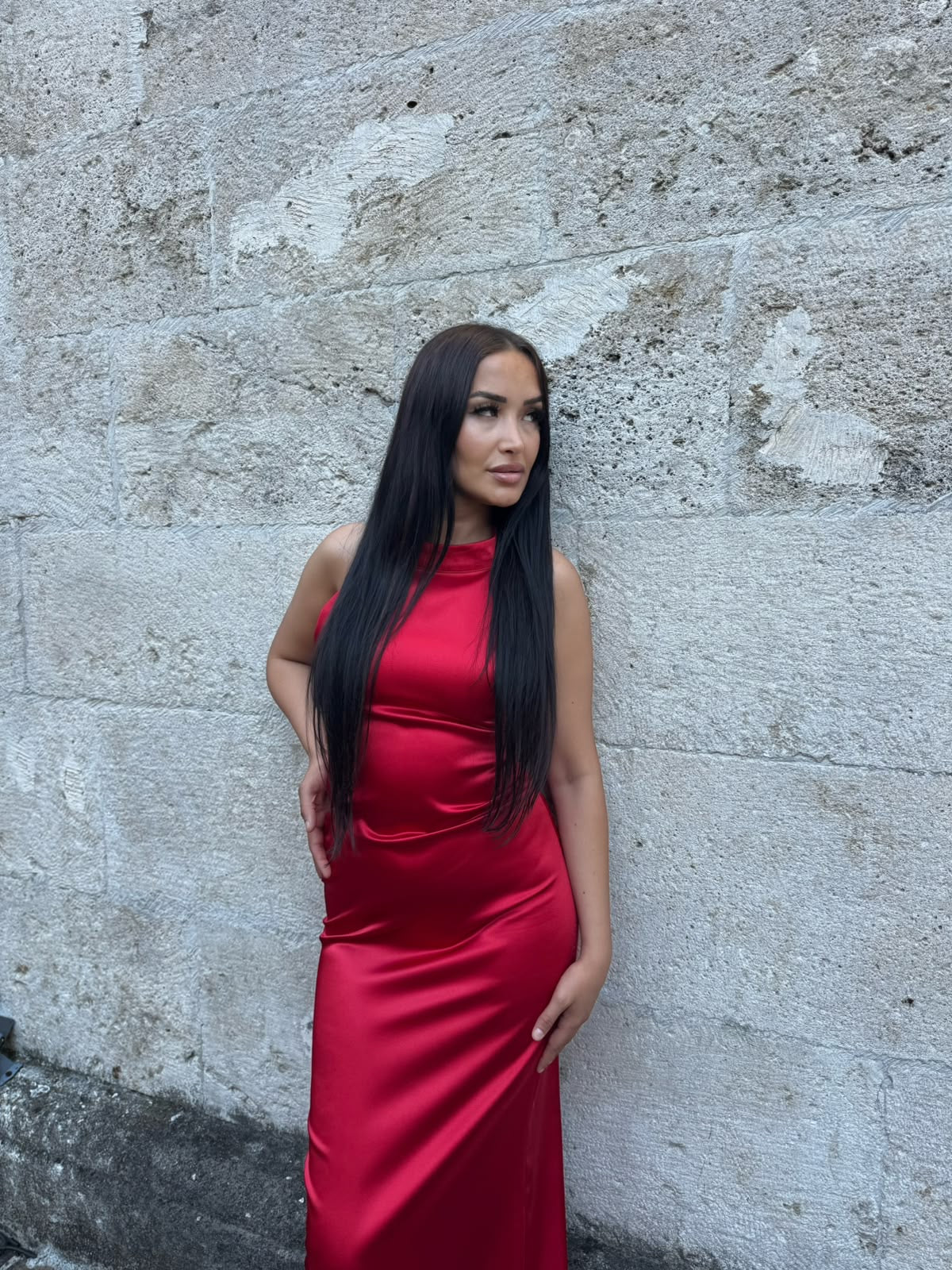 Kırmızı Saten Elbise