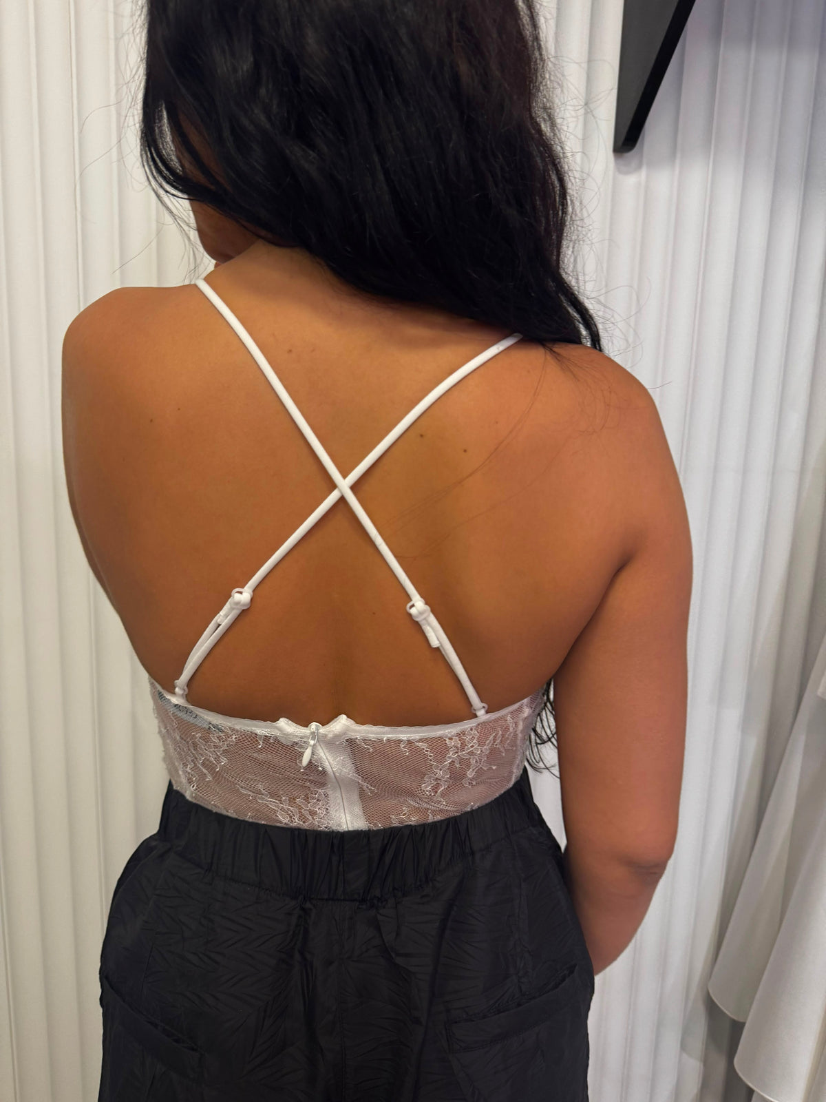 Dantel Sırtı Çapraz Askılı Bodysuit - Beyaz