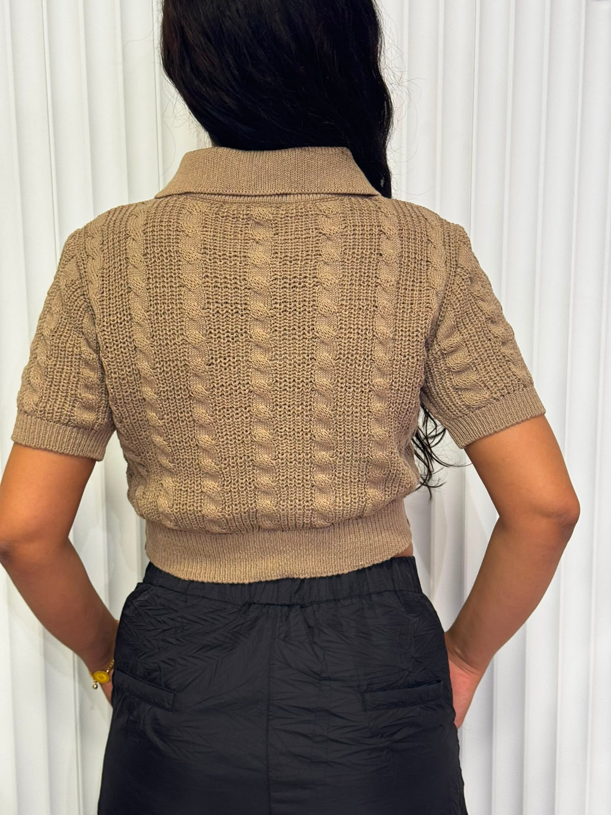 Bej Düğme Detaylı Crop Hırka