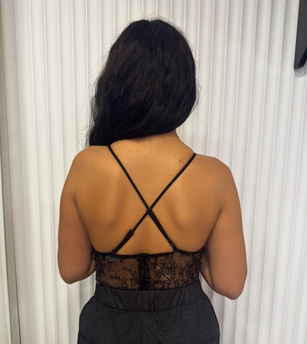 Dantel Sırtı Çapraz Askılı Bodysuit - Siyah