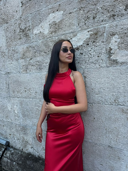 Kırmızı Saten Elbise