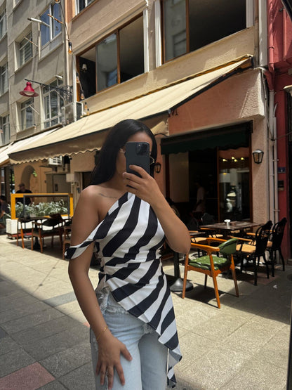 Beyaz Çizgili Bluz Siyah