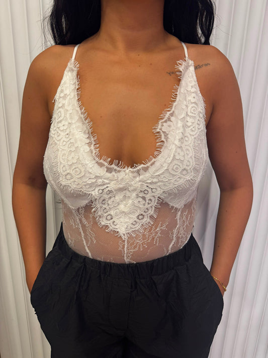 Dantel Sırtı Çapraz Askılı Bodysuit - Beyaz