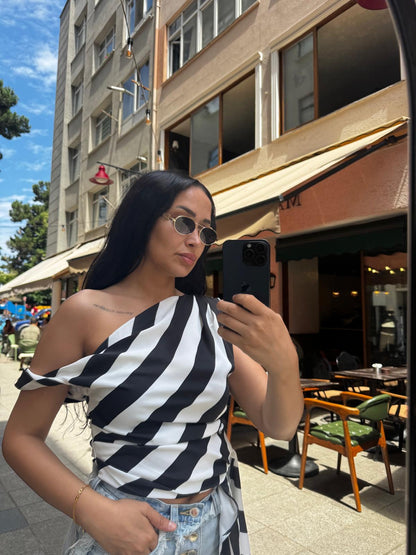 Beyaz Çizgili Bluz Siyah