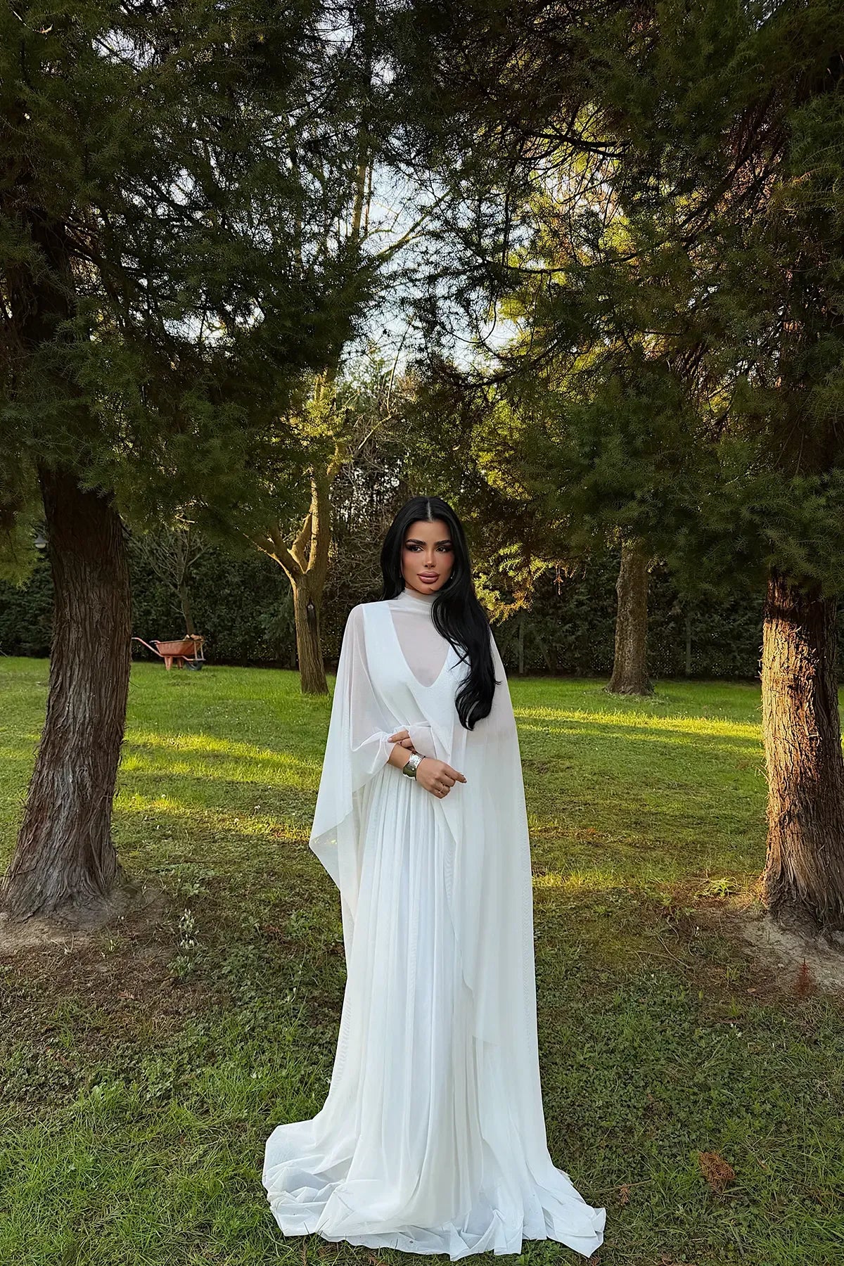 Beyaz Marika Elbise