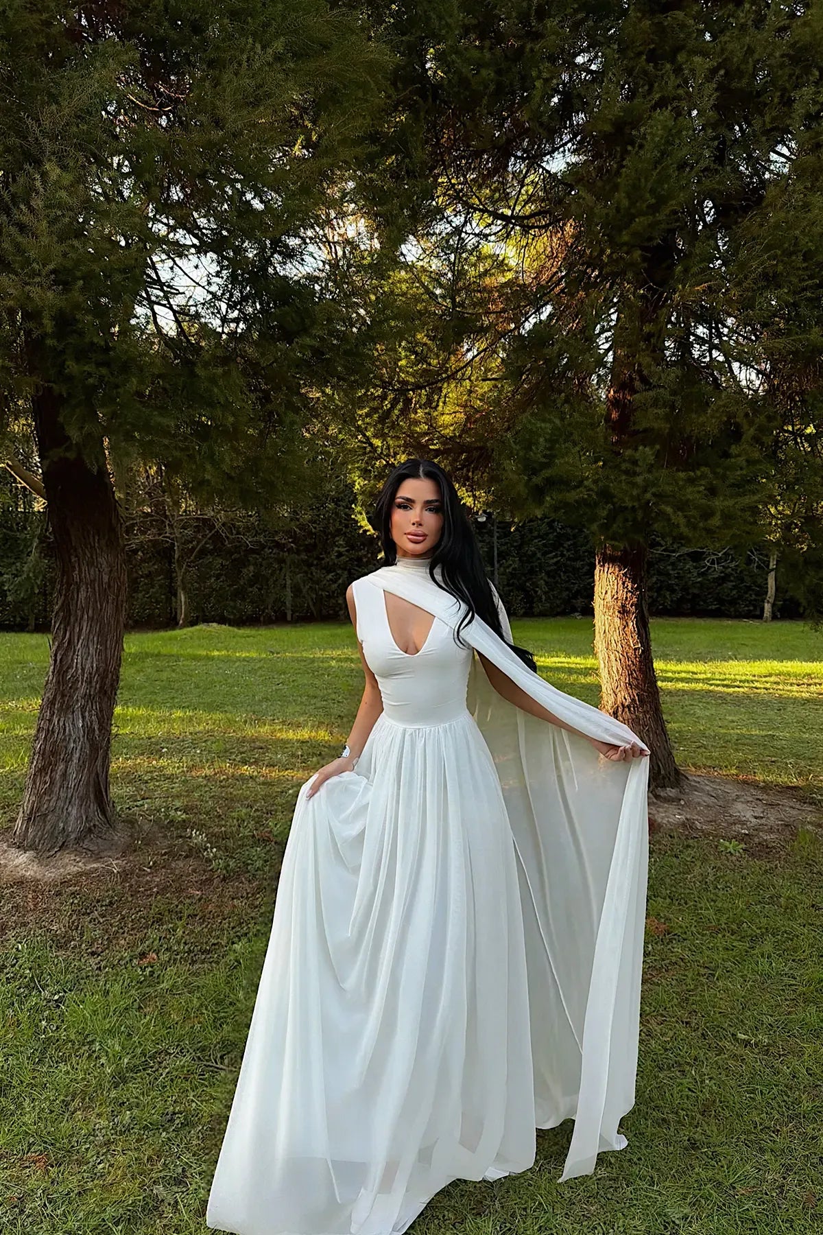 Beyaz Marika Elbise
