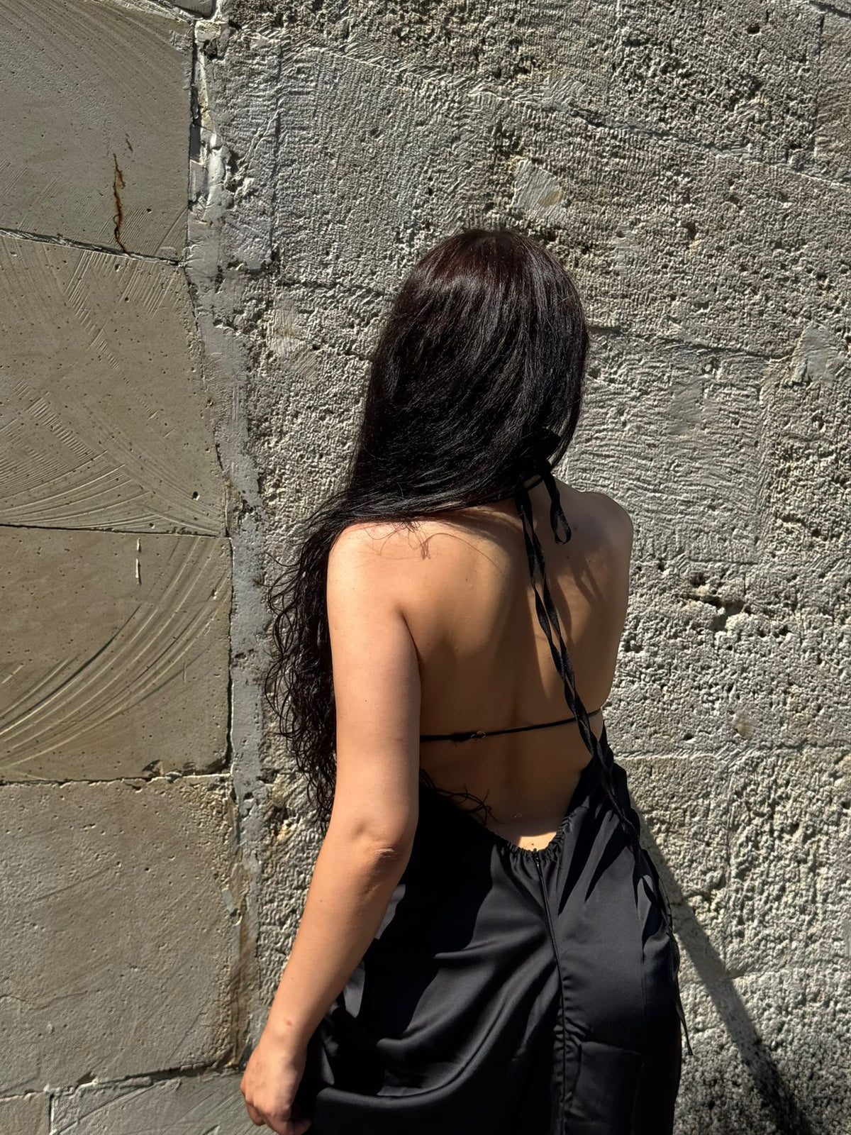 Siyah Sırt Dekolteli Tasarım Elbise